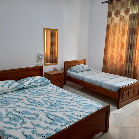 Isufi Guest Houses Sarandë Esterno foto