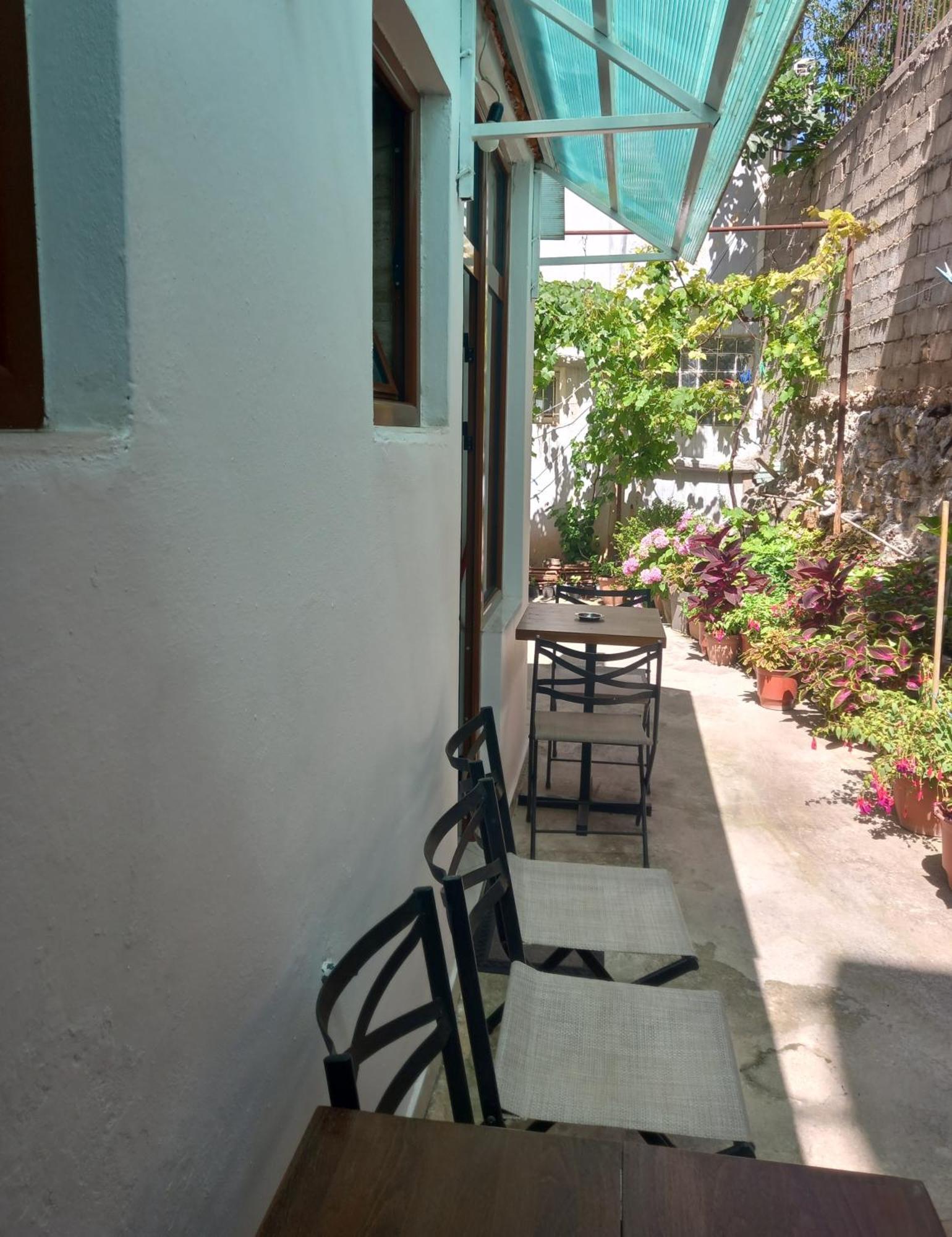 Isufi Guest Houses Sarandë Esterno foto