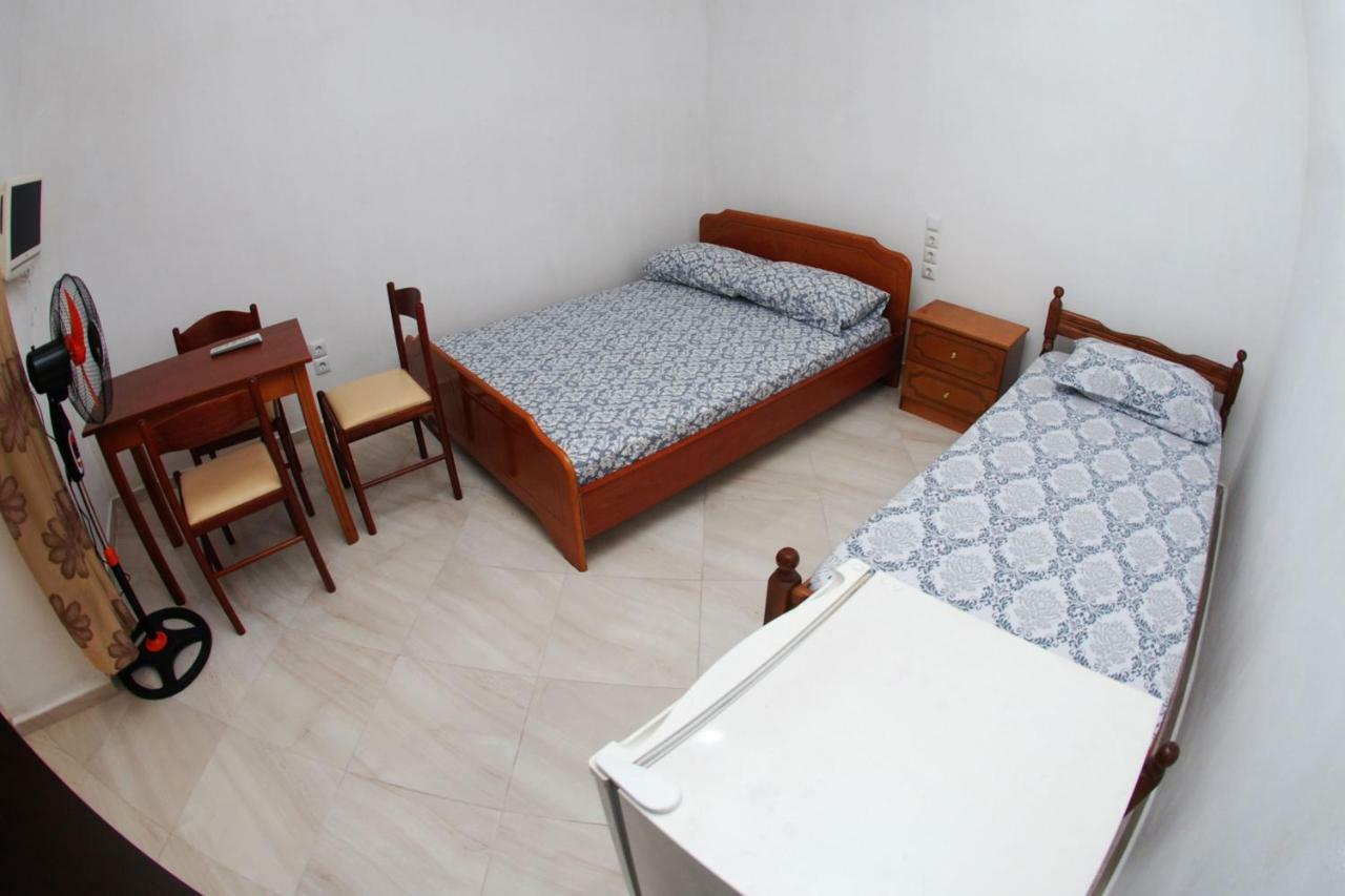 Isufi Guest Houses Sarandë Esterno foto